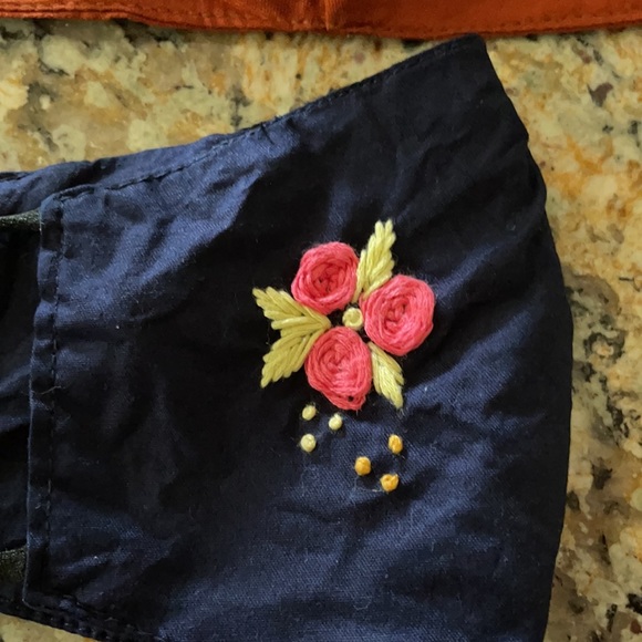 Mask - Picture 3 of 4